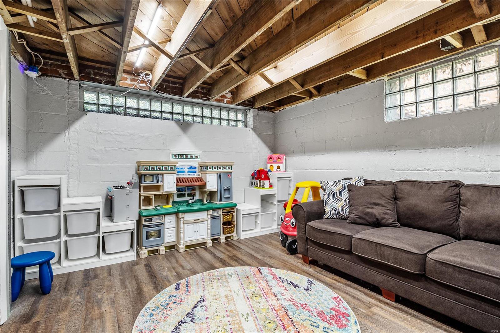 8404 Knollwood Drive