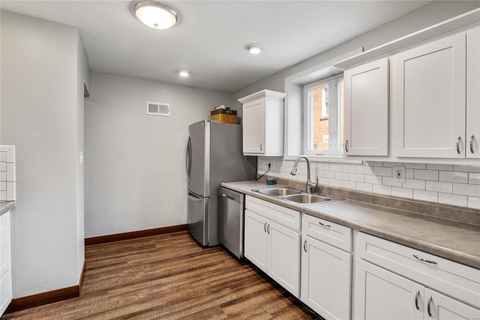 8404 Knollwood Drive