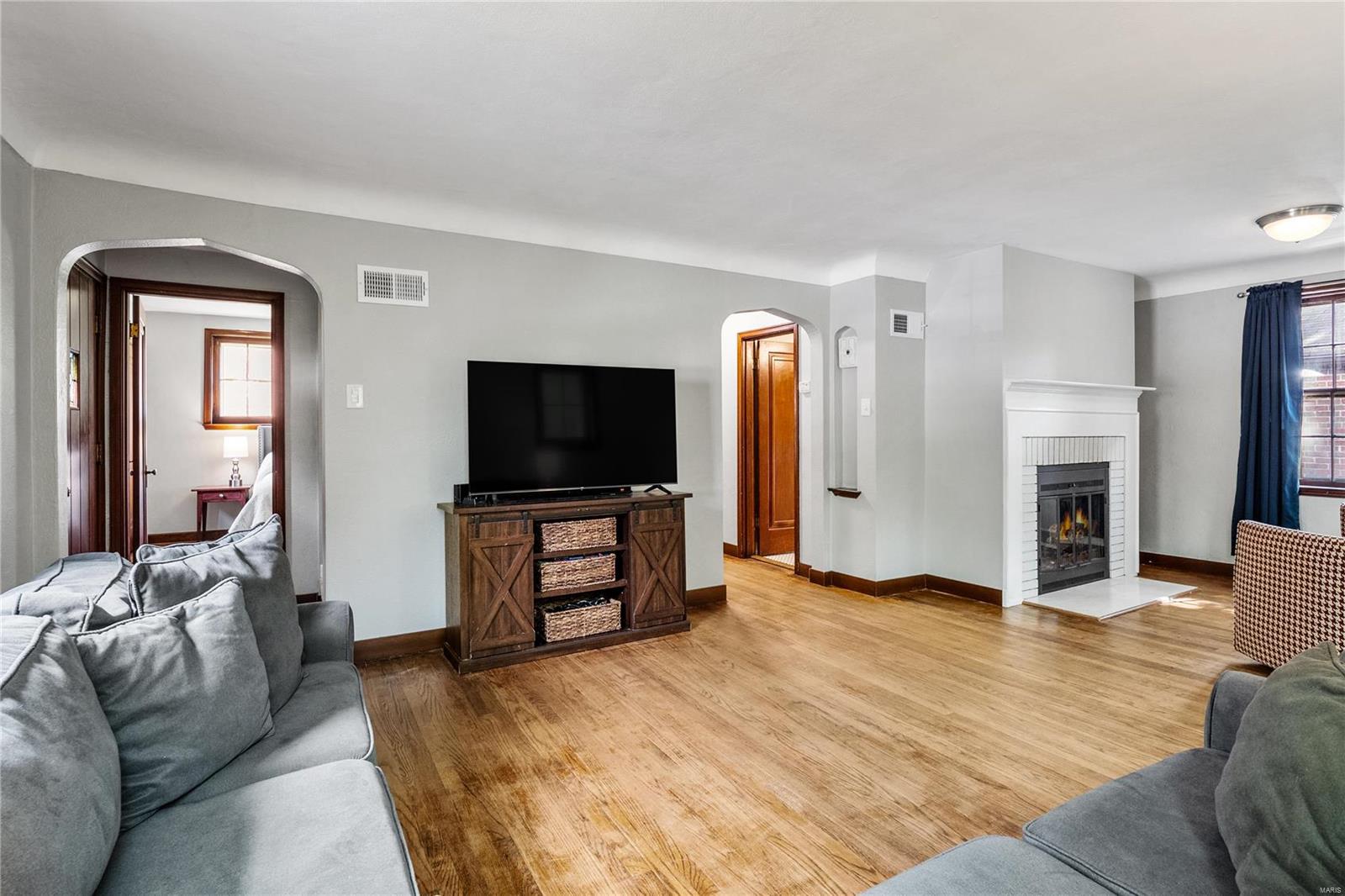 8404 Knollwood Drive