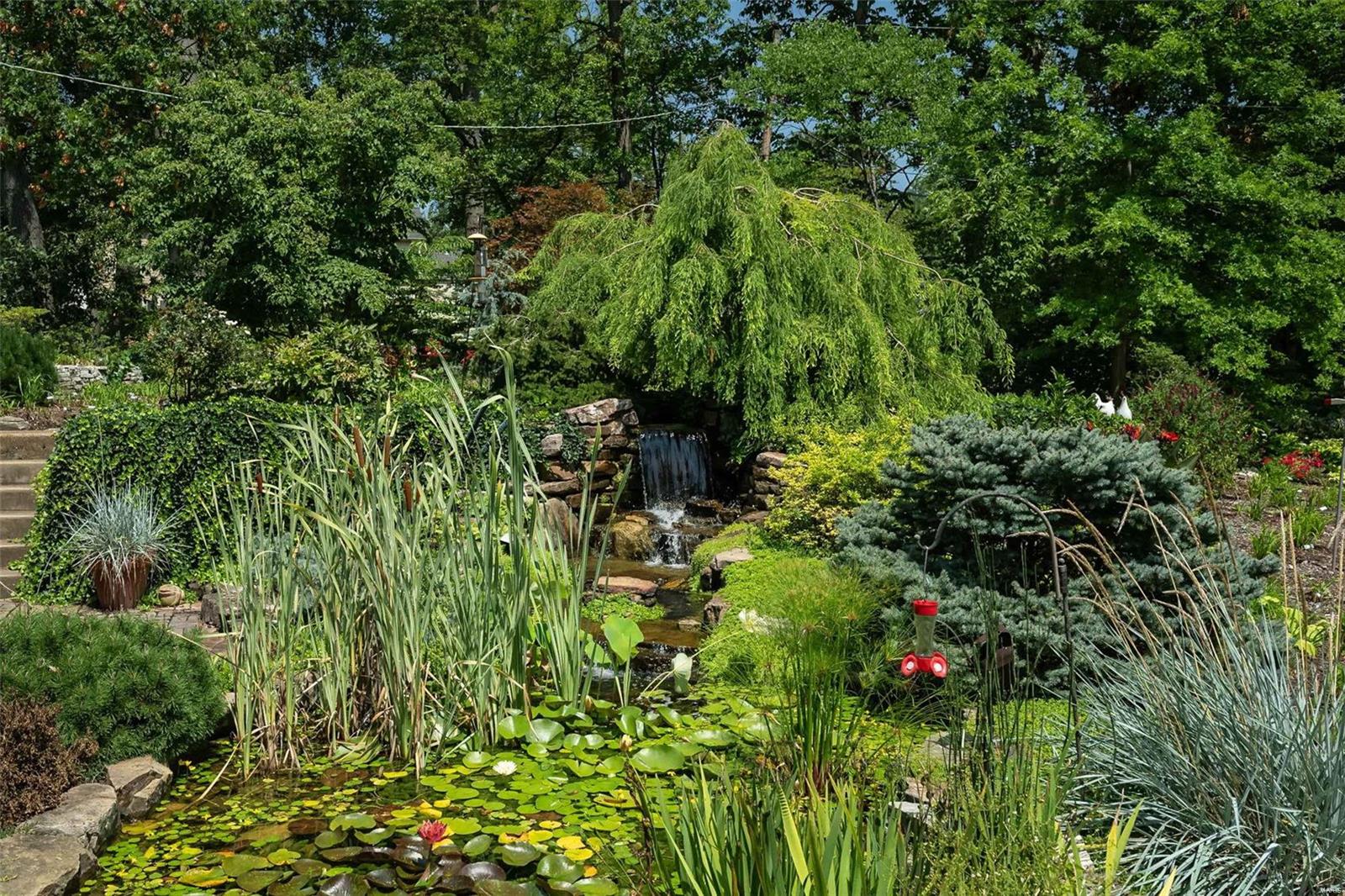 9904 Crestwood Drive