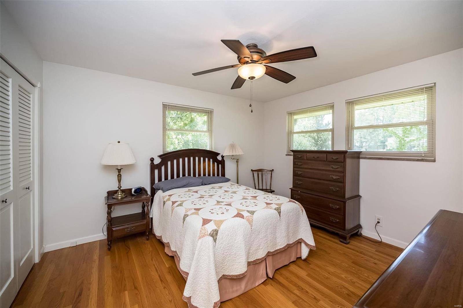 9904 Crestwood Drive