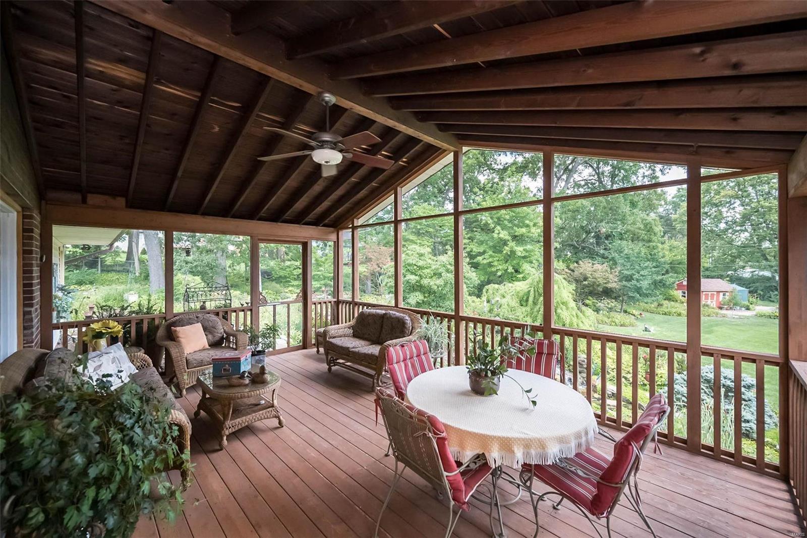 9904 Crestwood Drive