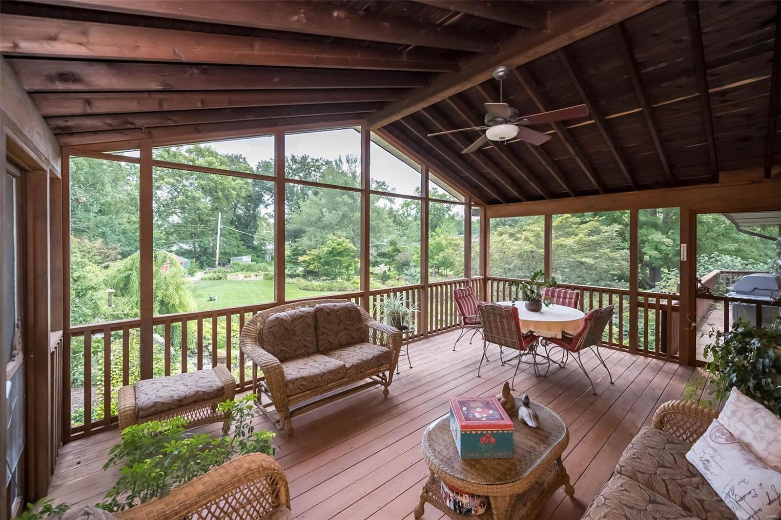 9904 Crestwood Drive