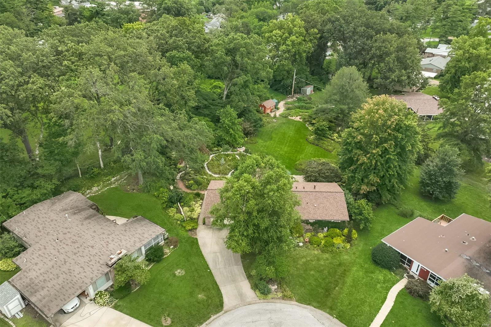 9904 Crestwood Drive