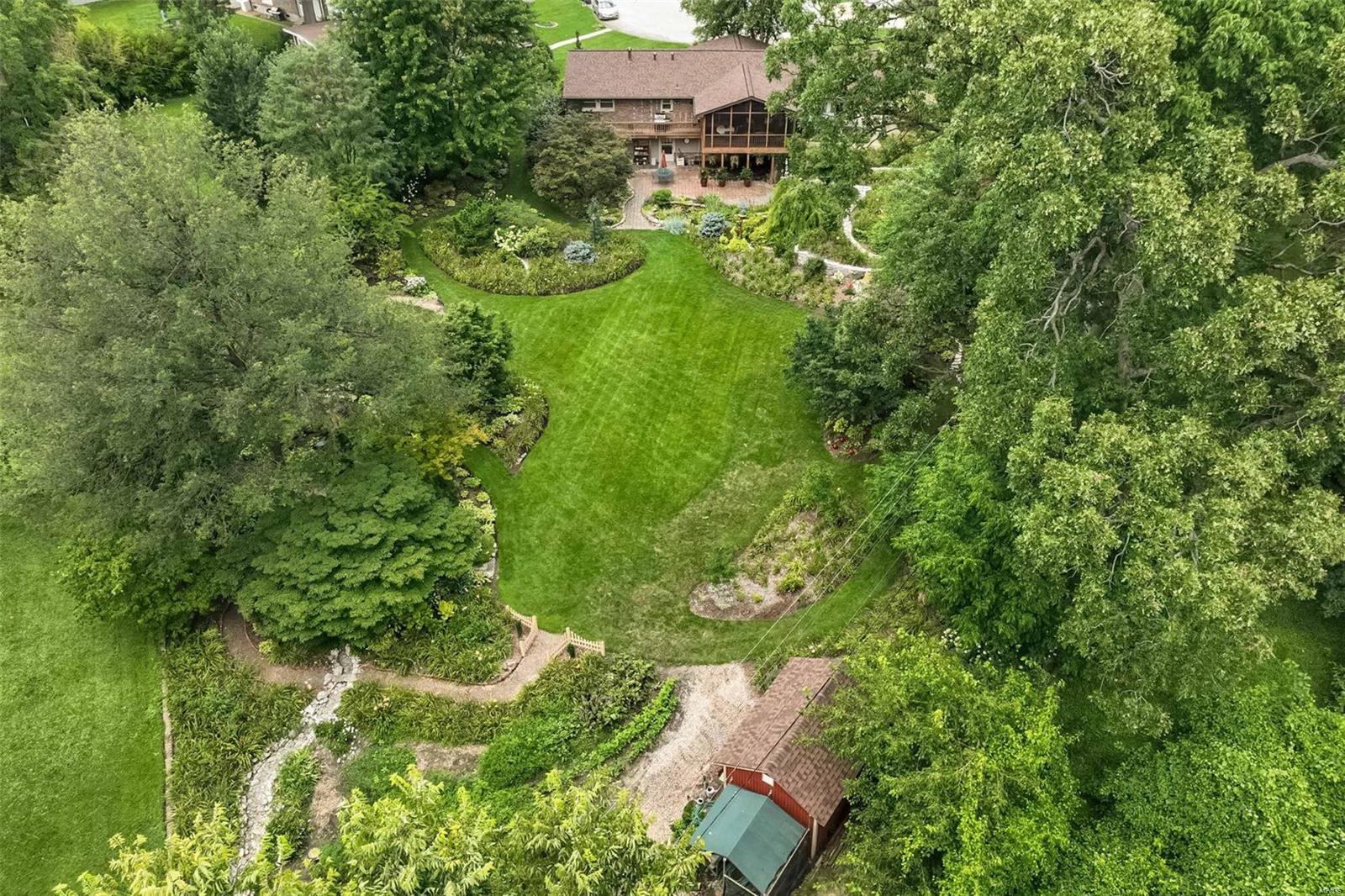 9904 Crestwood Drive