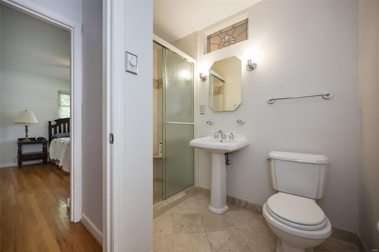 9904 Crestwood Drive