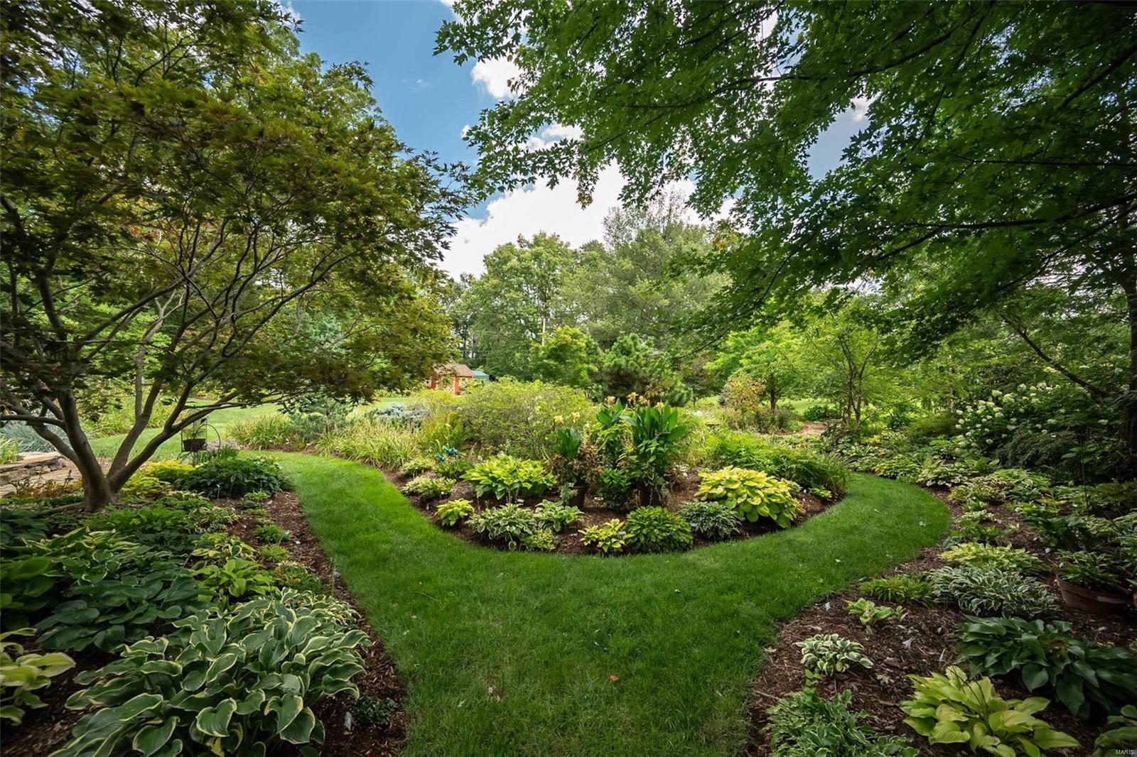 9904 Crestwood Drive