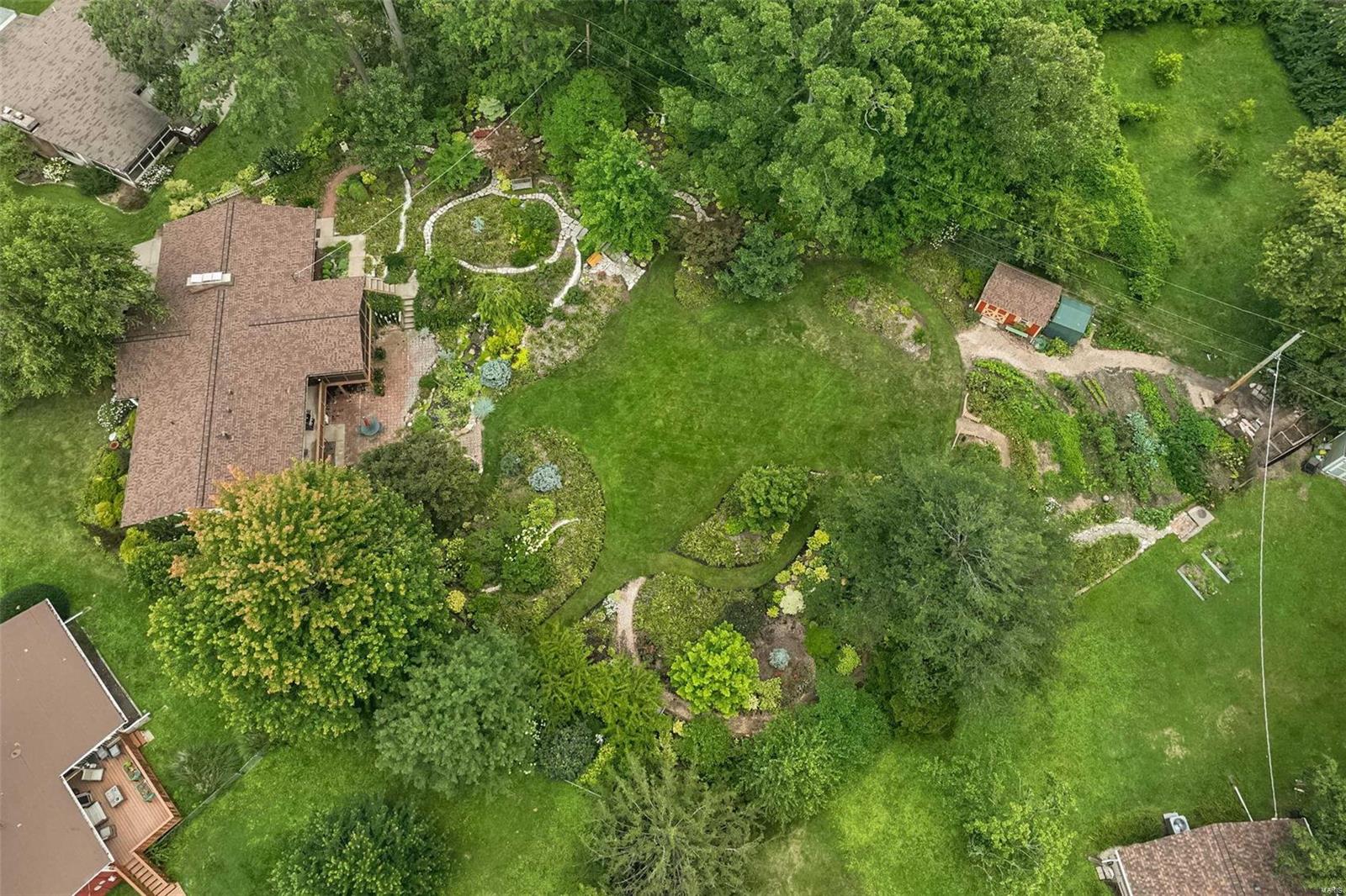 9904 Crestwood Drive