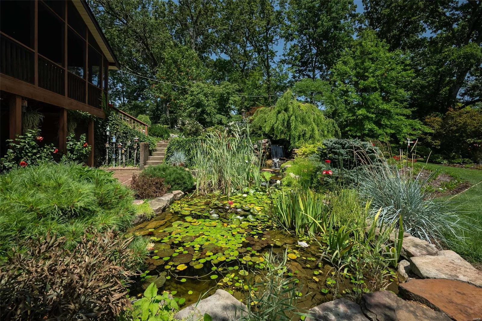 9904 Crestwood Drive