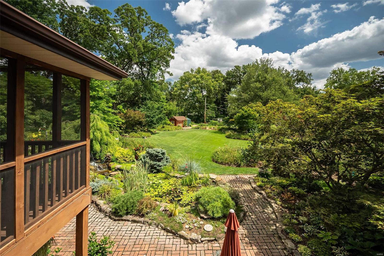 9904 Crestwood Drive