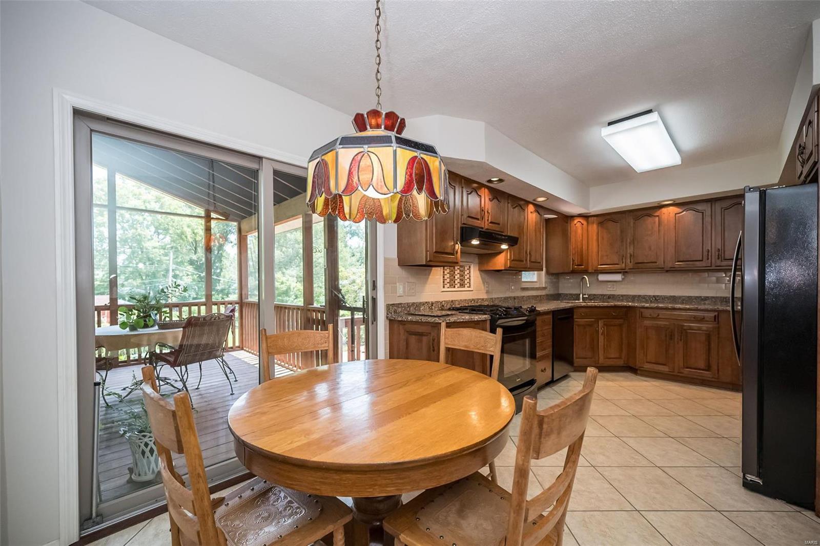 9904 Crestwood Drive