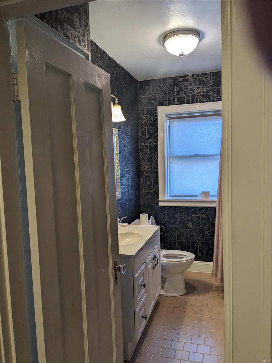 7627 Wydown Unit: 2W