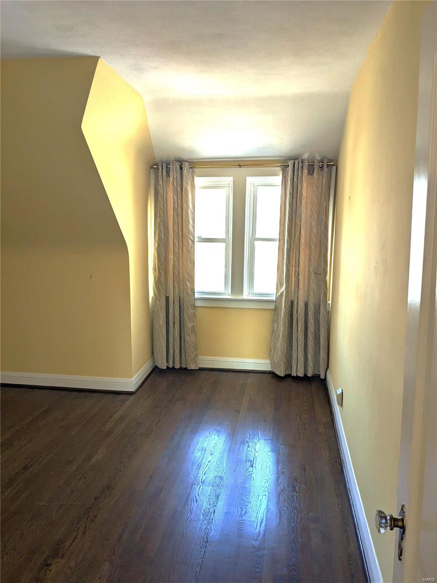 7627 Wydown Unit: 2W