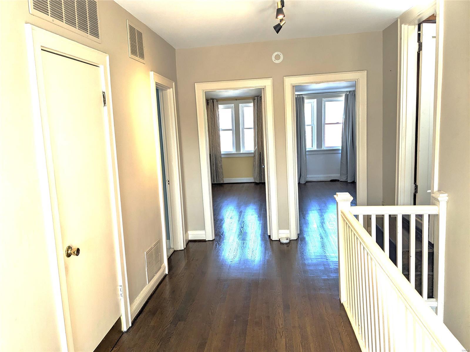 7627 Wydown Unit: 2W