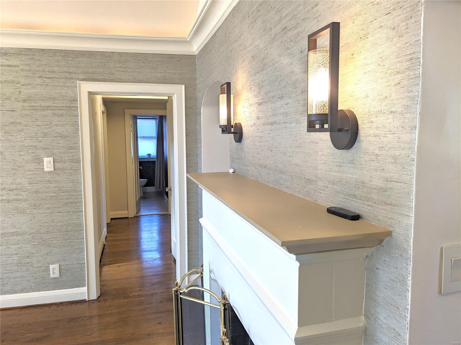 7627 Wydown Unit: 2W