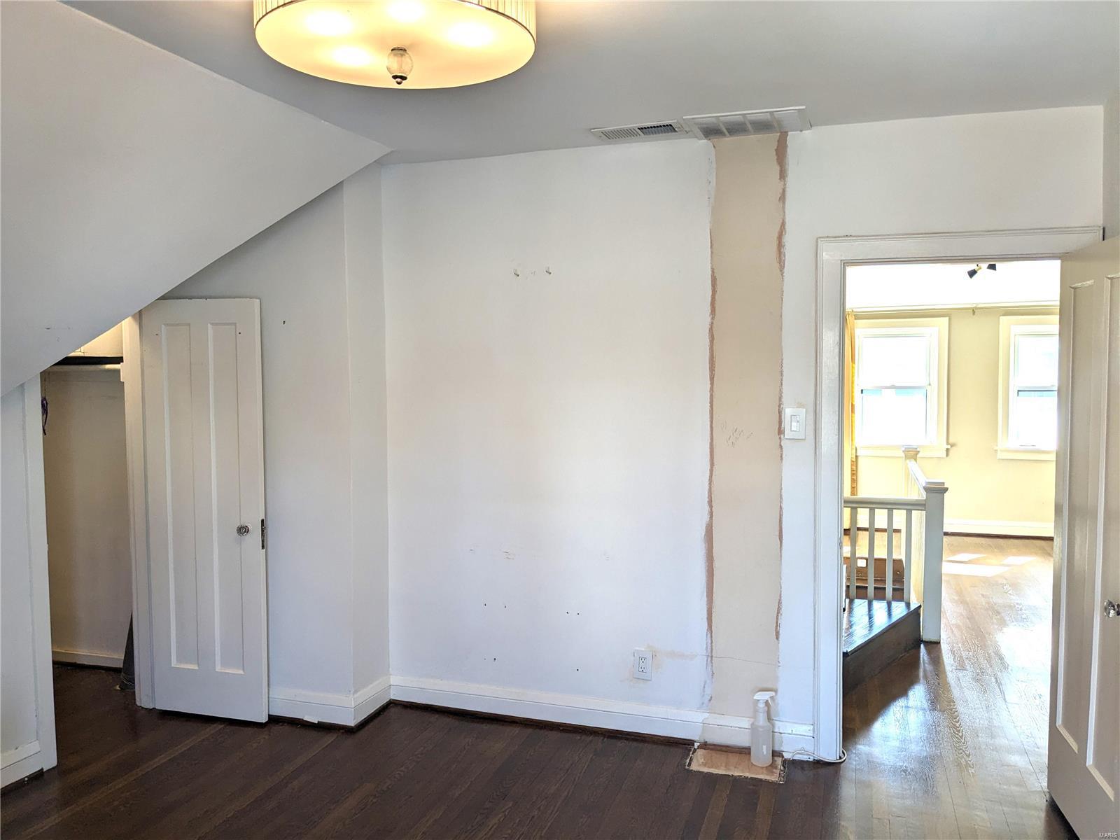 7627 Wydown Unit: 2W