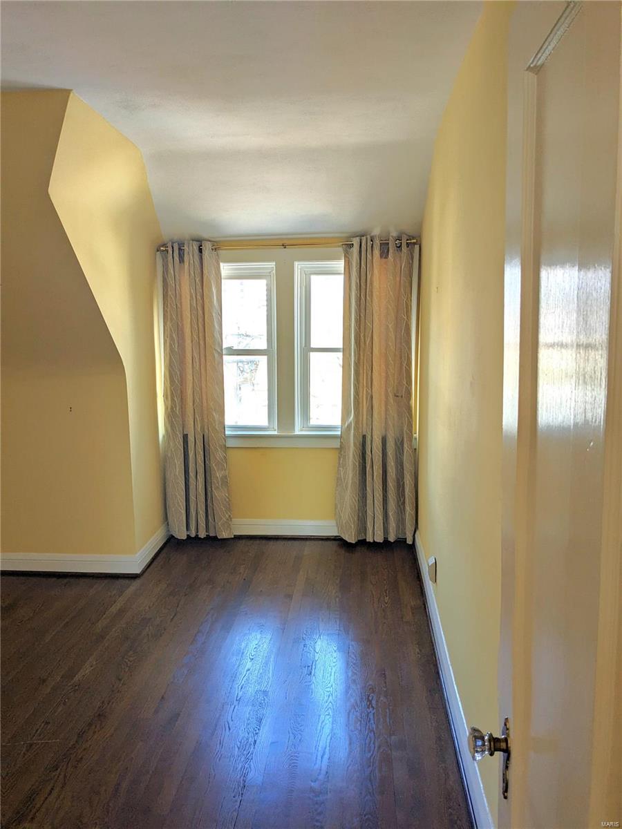 7627 Wydown Unit: 2W