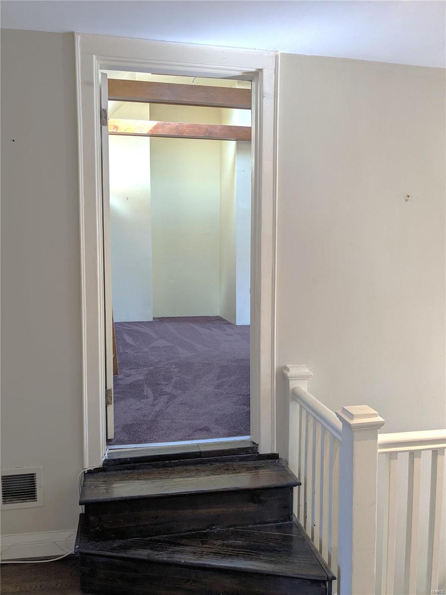 7627 Wydown Unit: 2W