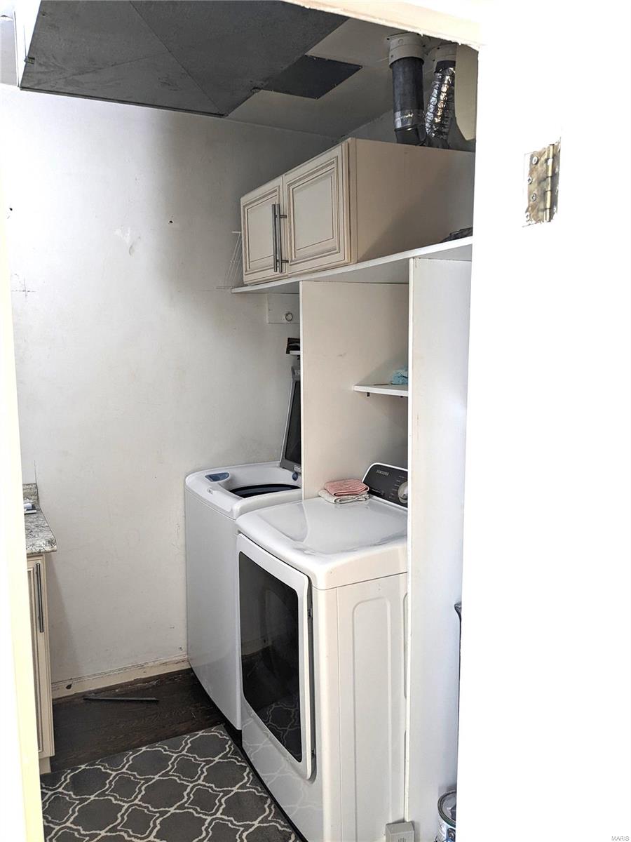 7627 Wydown Unit: 2W