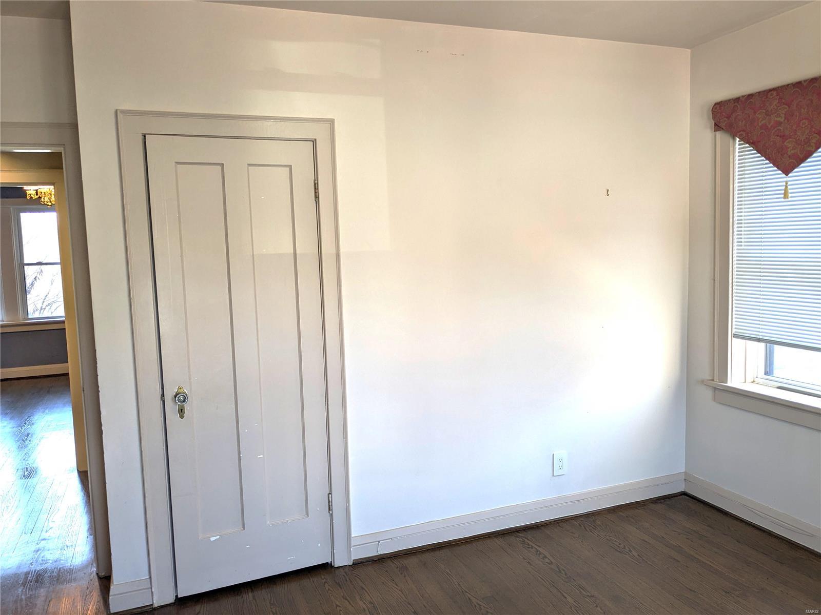 7627 Wydown Unit: 2W