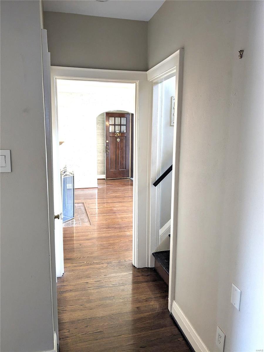 7627 Wydown Unit: 2W