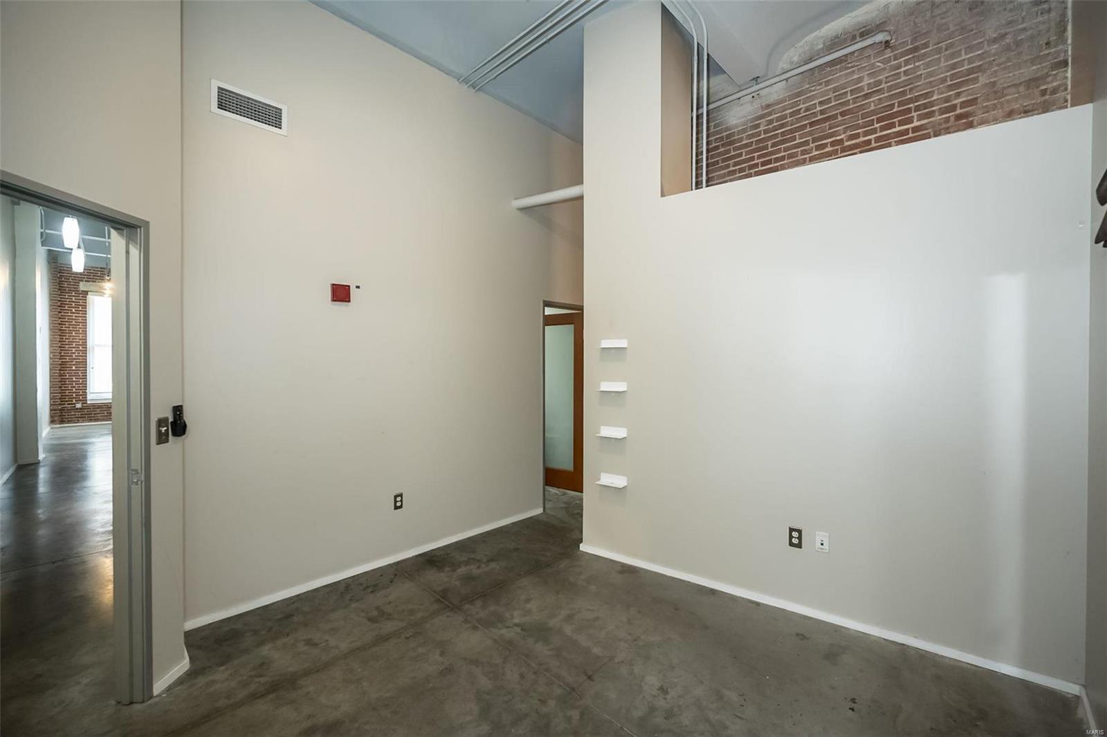 1136 Washington Avenue Unit: 200