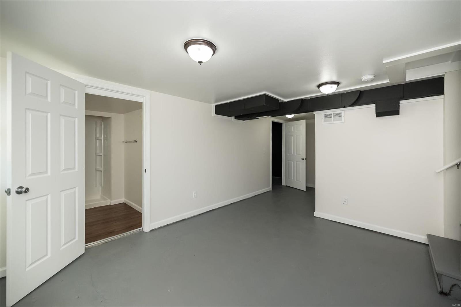 6906 Pine Ridge Drive