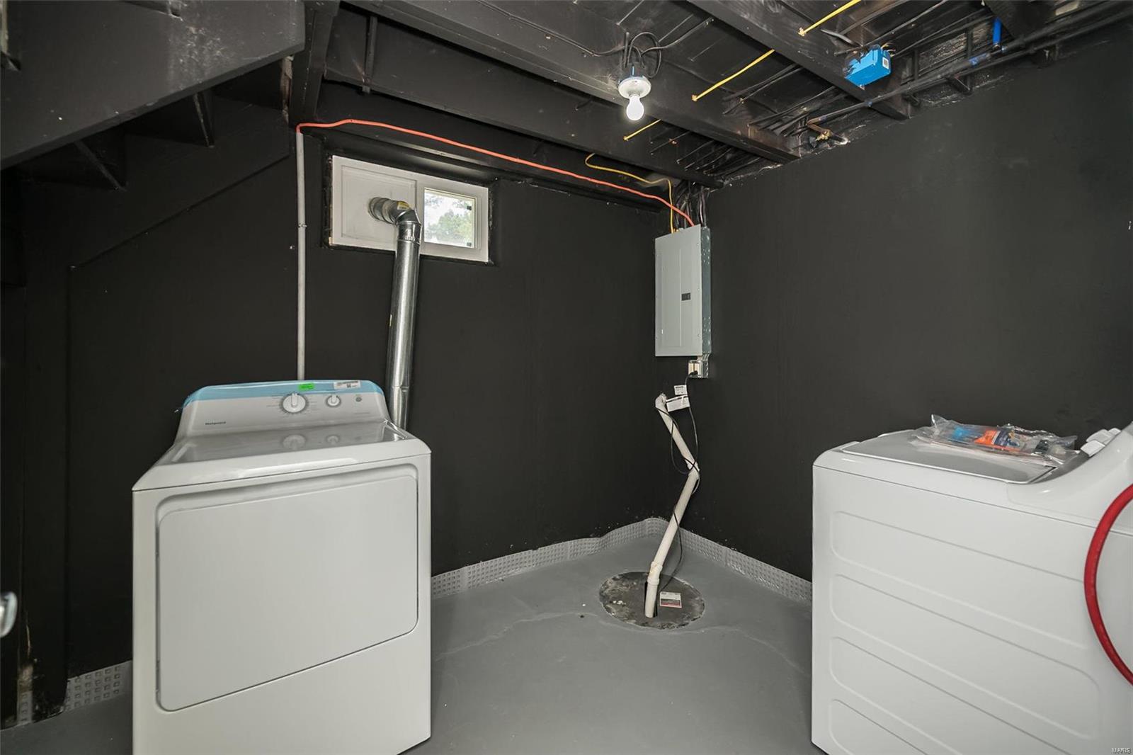 6906 Pine Ridge Drive