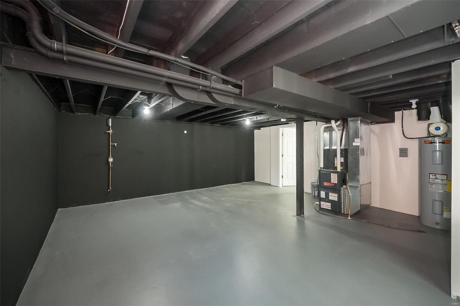 6906 Pine Ridge Drive