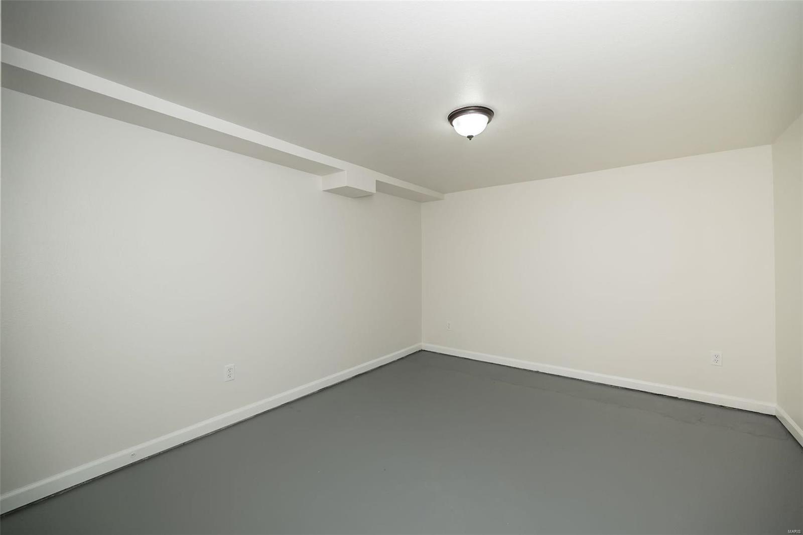 6906 Pine Ridge Drive