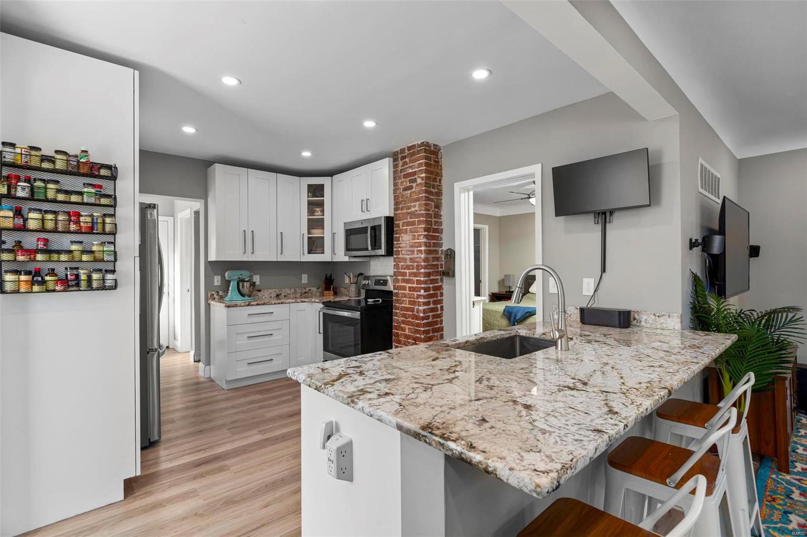 3422 Commonwealth Avenue