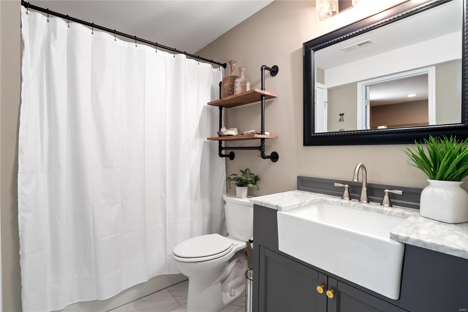 2484 Bright Leaf Court