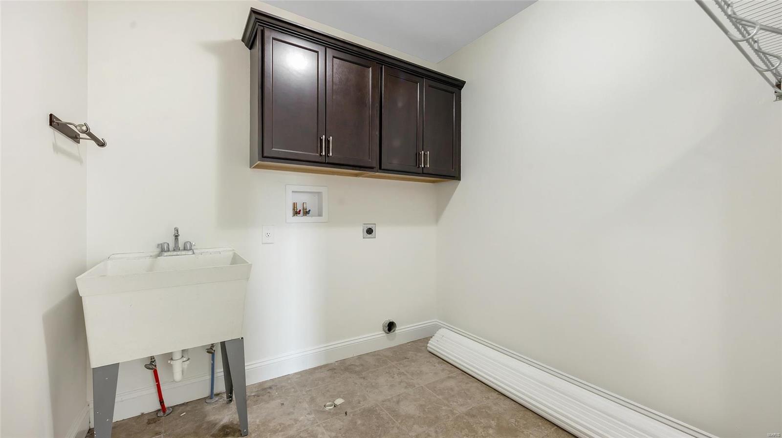 513 Bayview Pointe Court