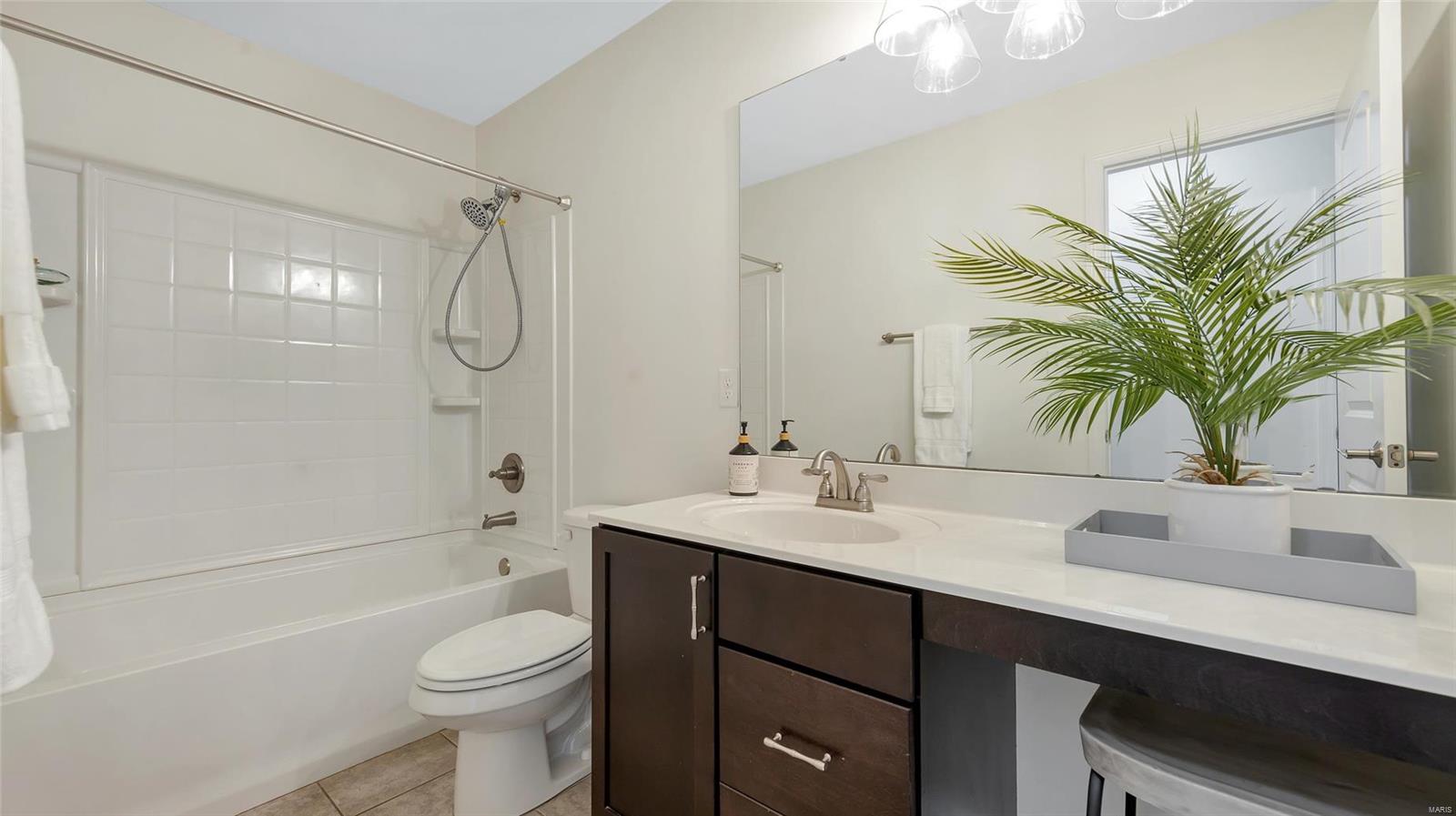 513 Bayview Pointe Court