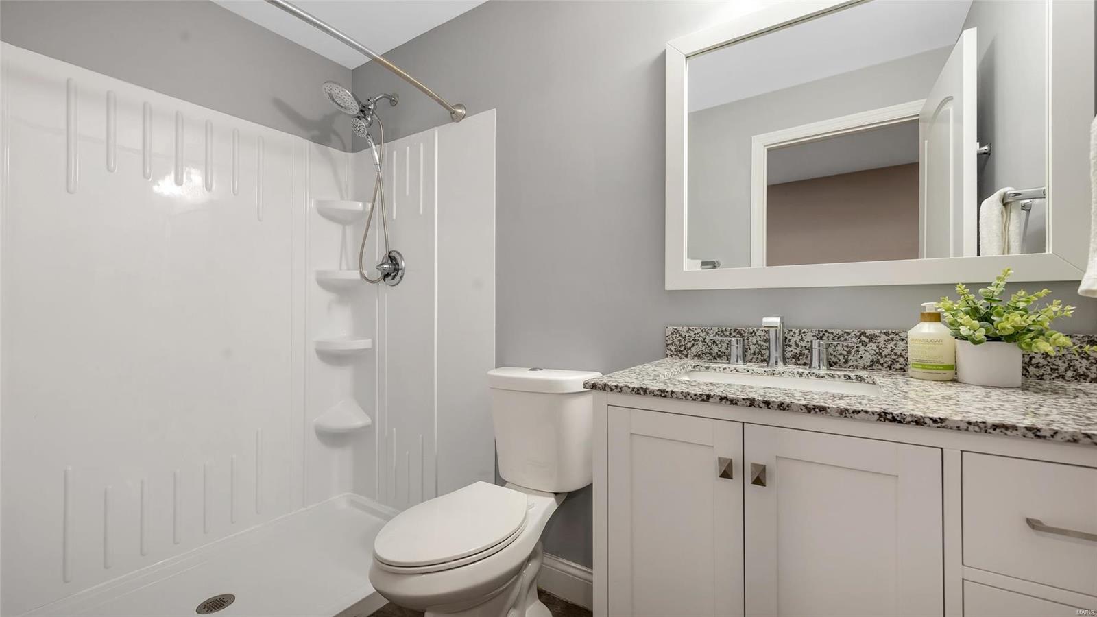 513 Bayview Pointe Court