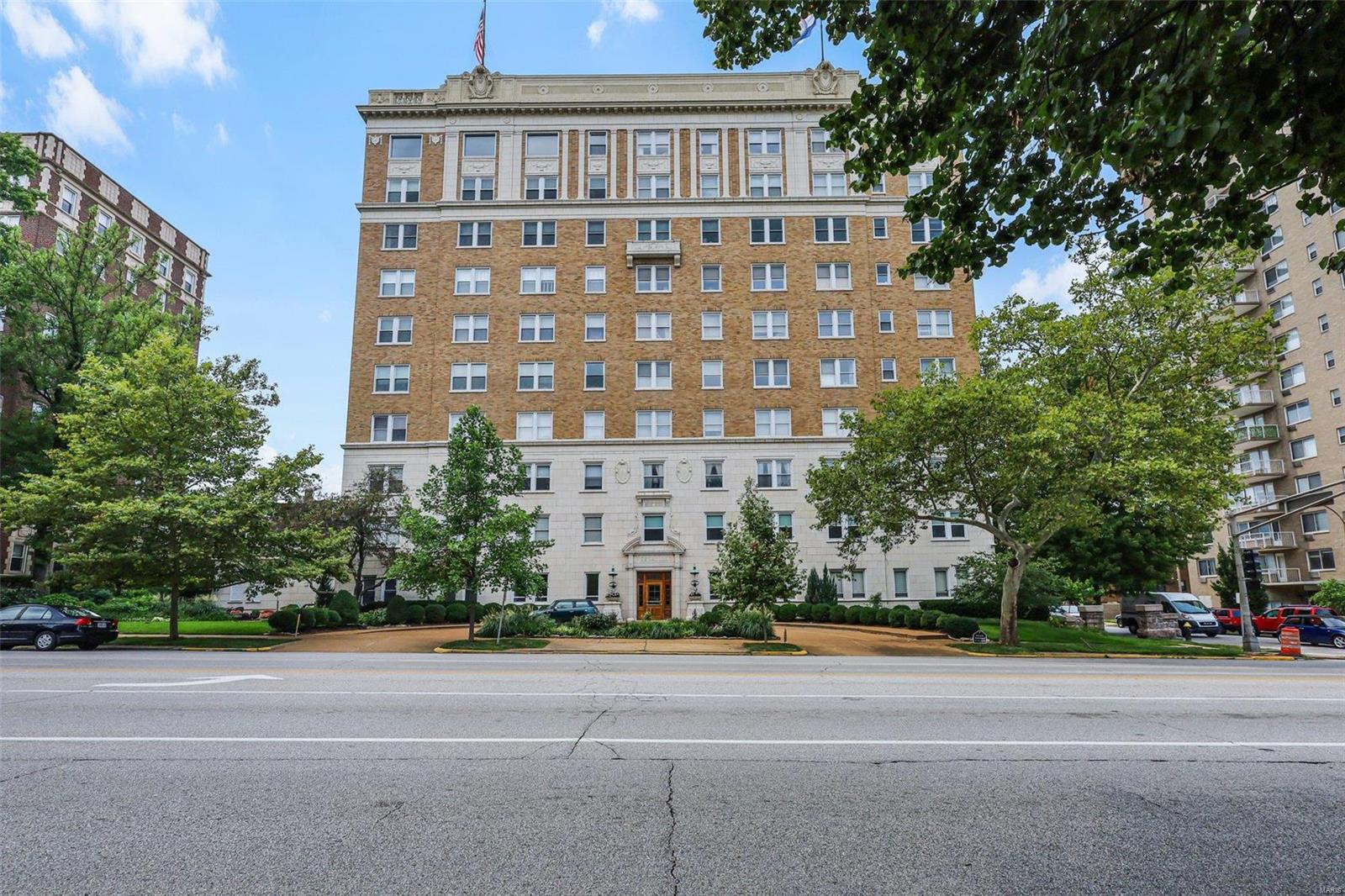 709 S Skinker Boulevard Unit: 801