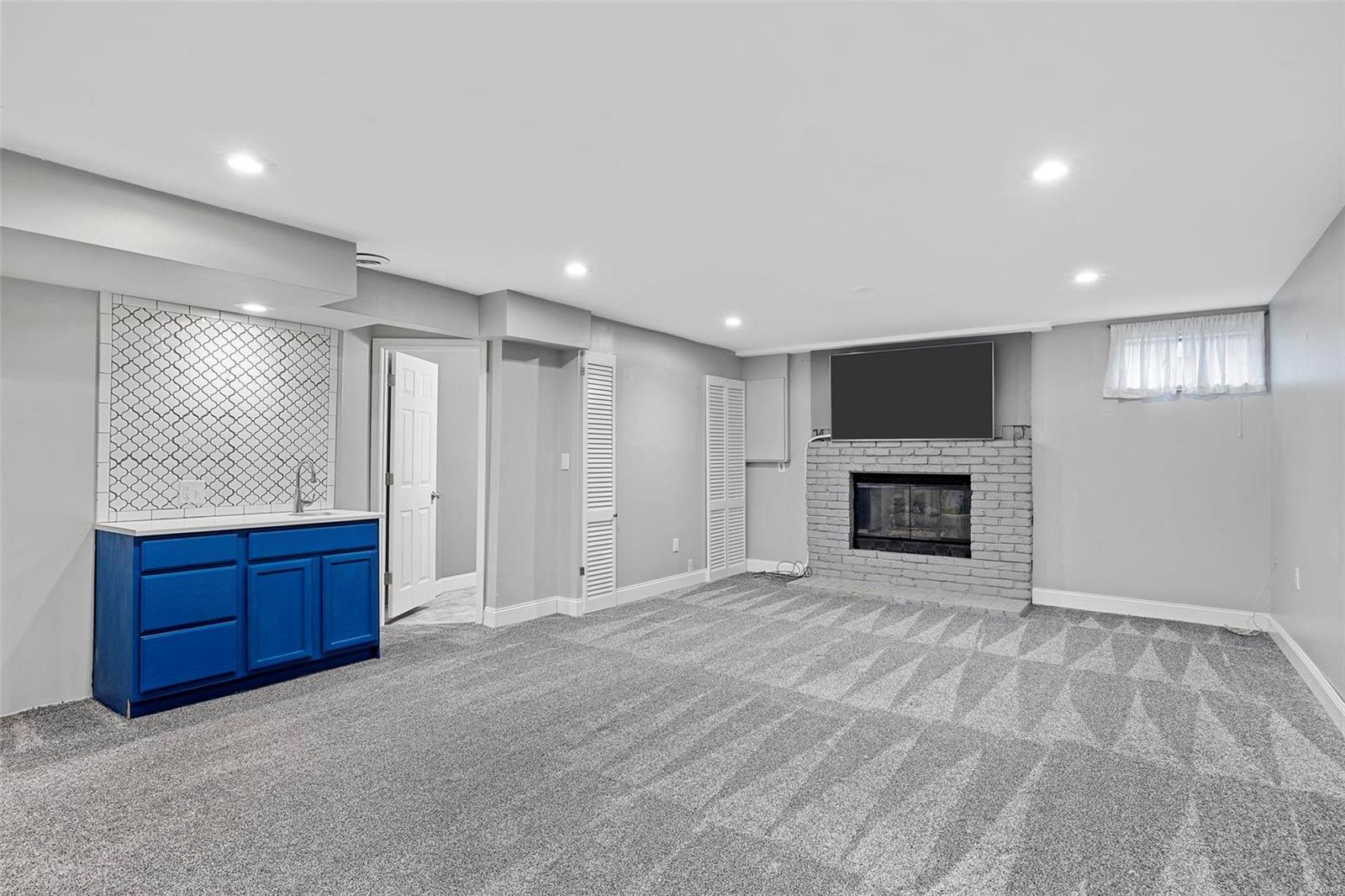 302 Country Meadows Drive