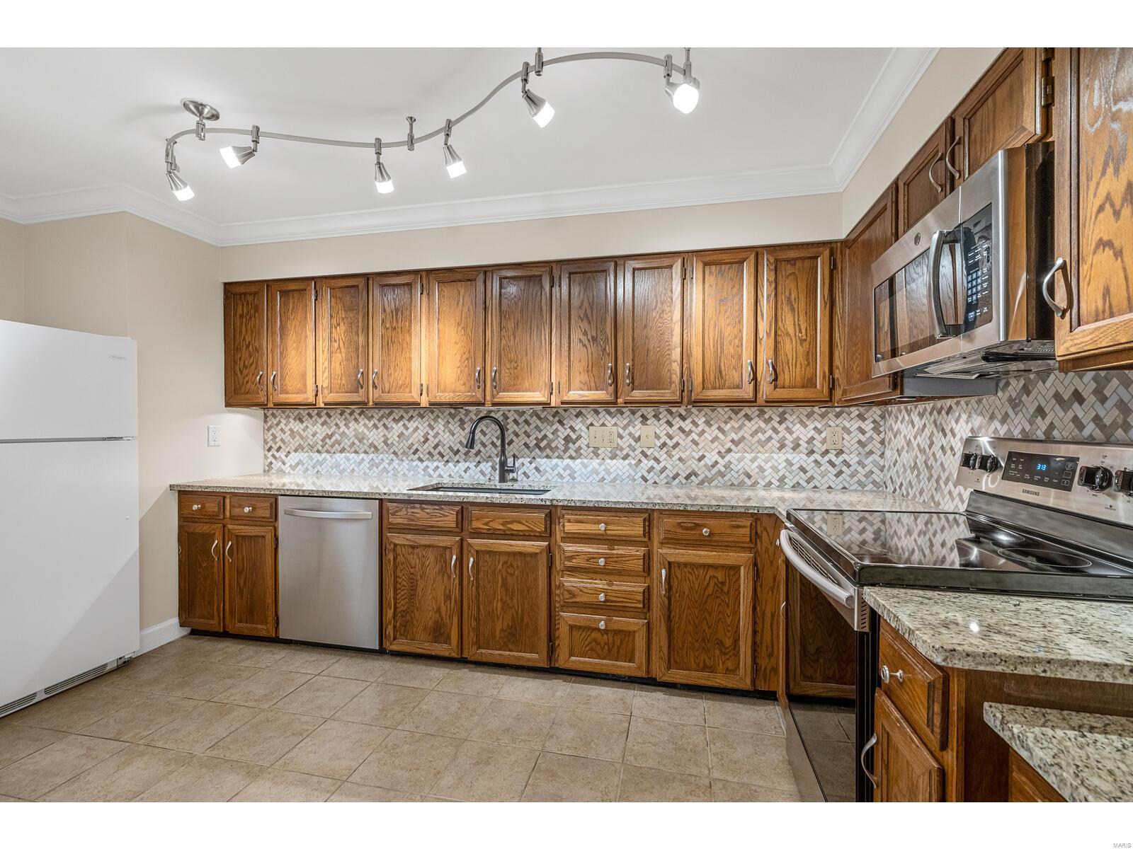 981 Claytonbrook Drive