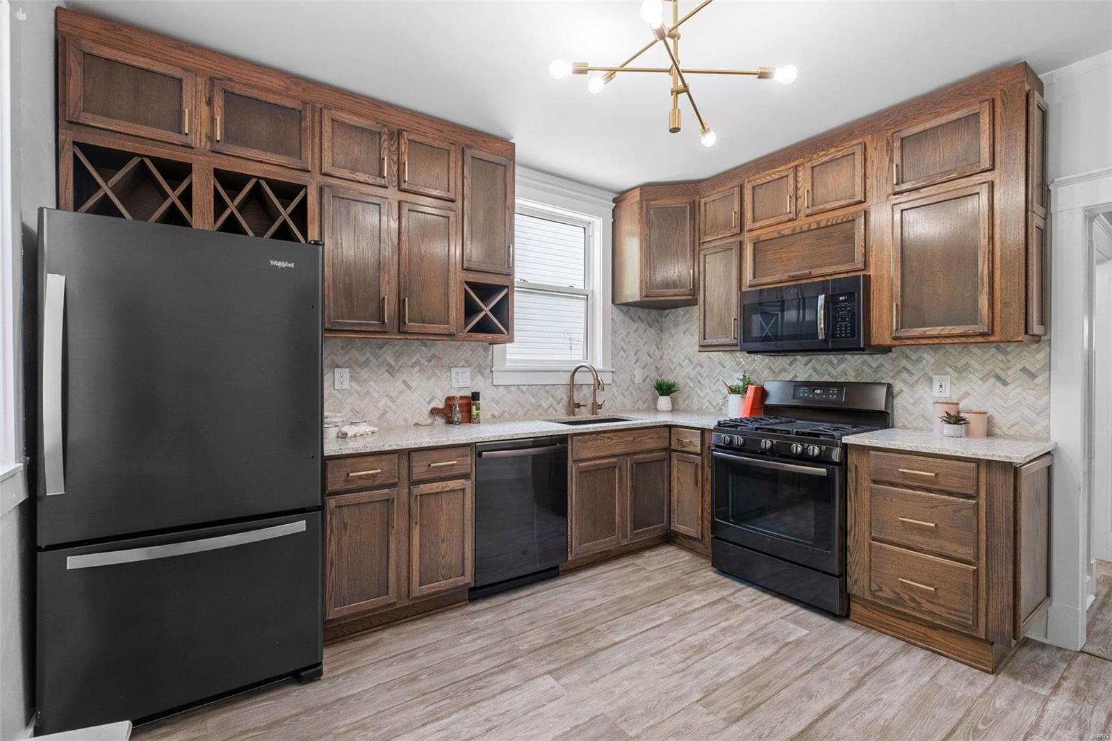 3555 Manhattan Avenue