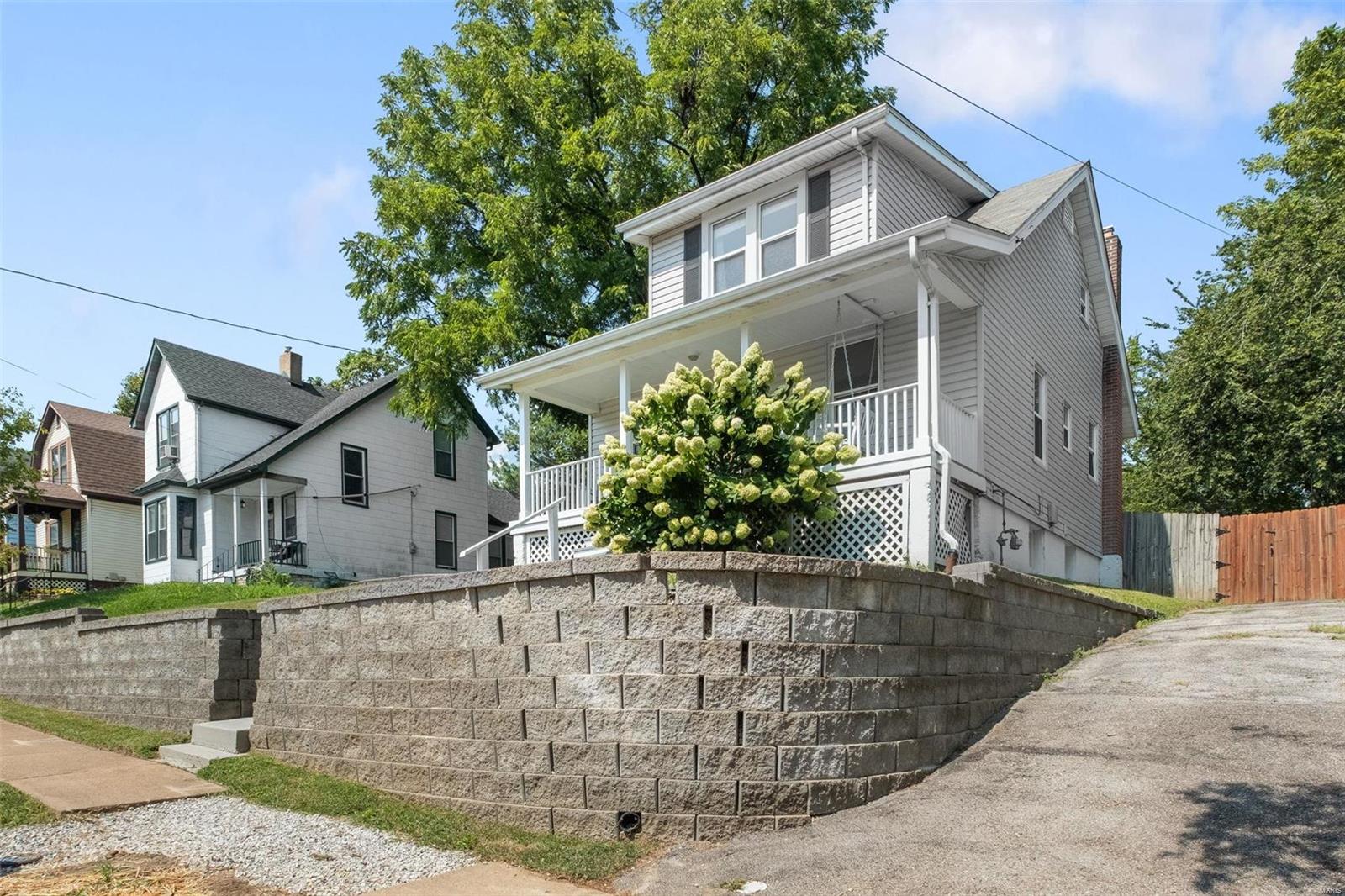 3555 Manhattan Avenue