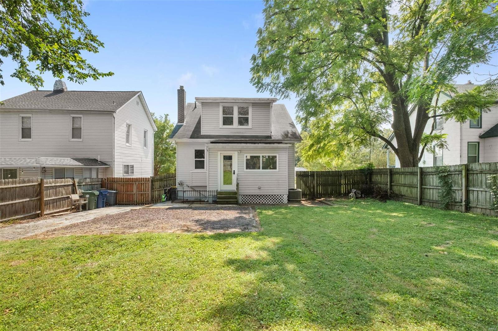 3555 Manhattan Avenue