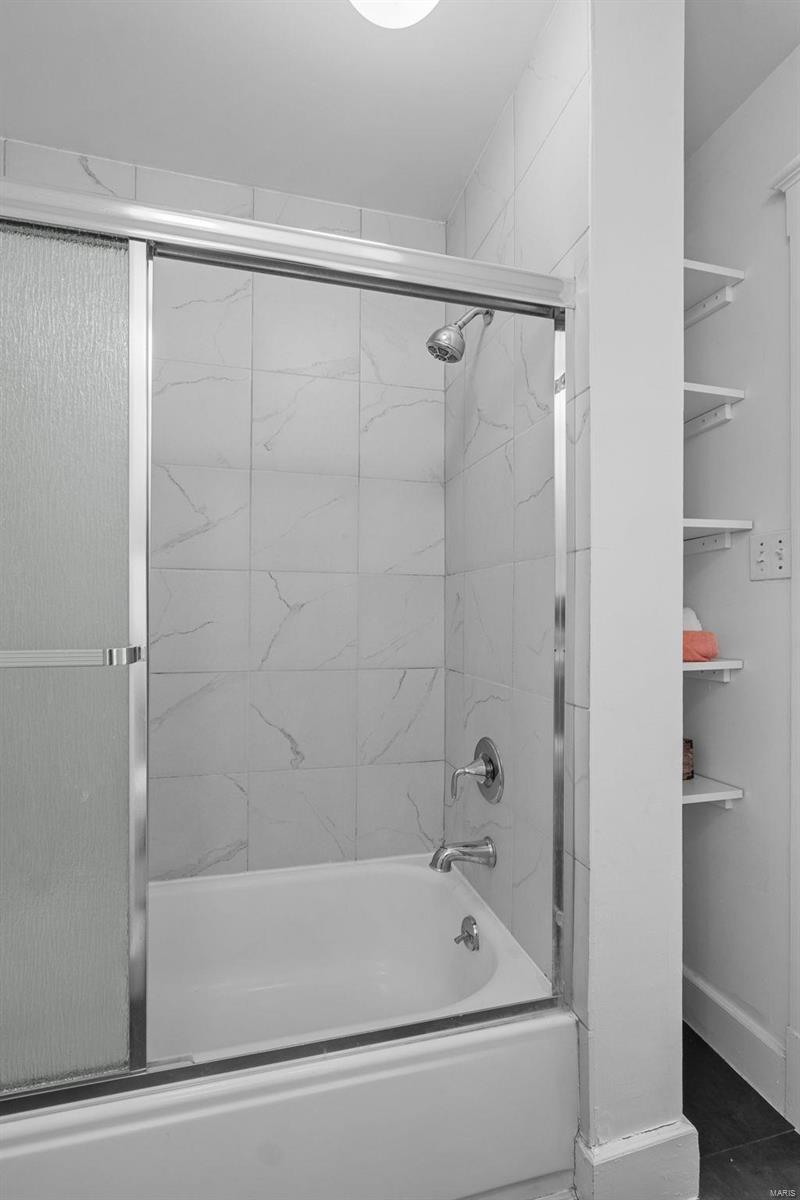 3555 Manhattan Avenue