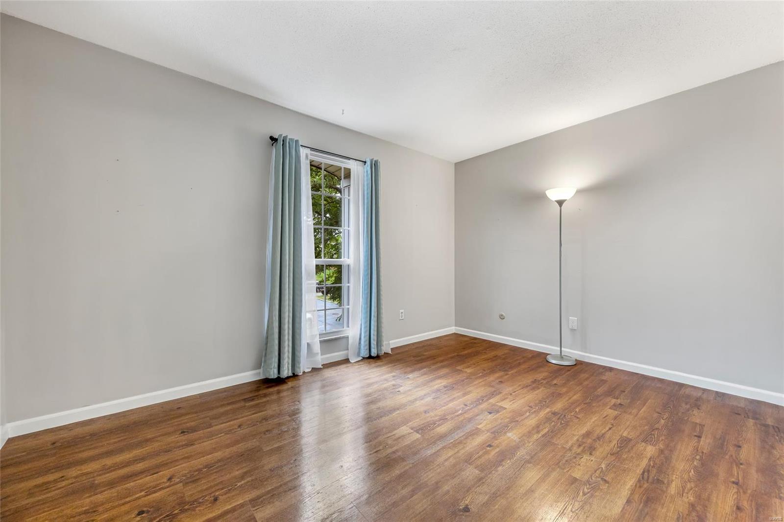 4350 Chateau De Ville Drive