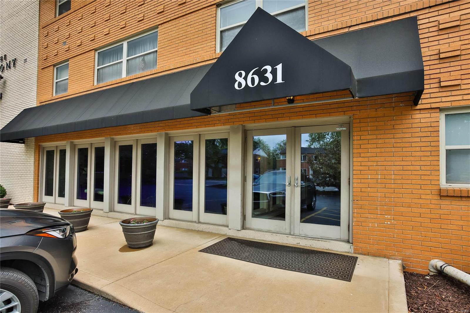 8631 Old Bonhomme Road Unit: 2B