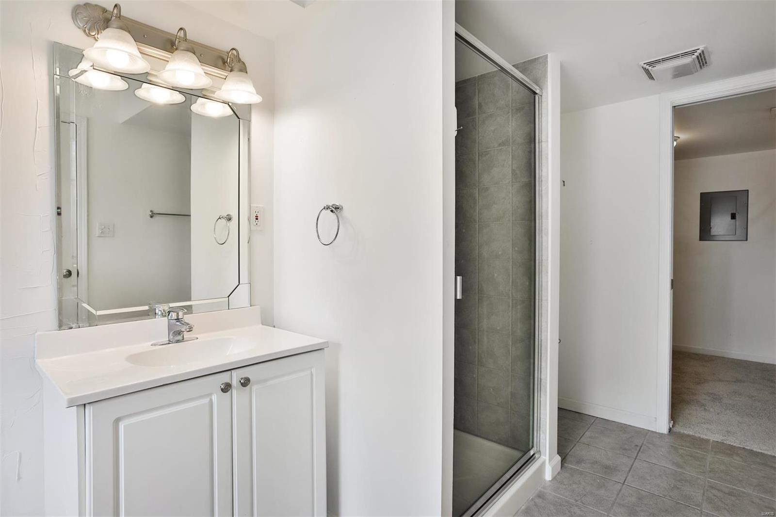 8631 Old Bonhomme Road Unit: 2B