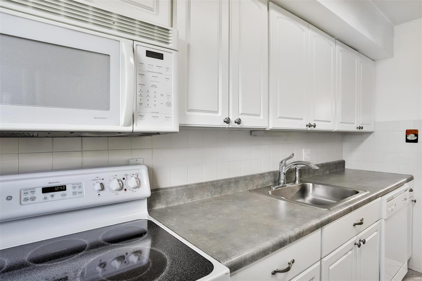 8631 Old Bonhomme Road Unit: 2B