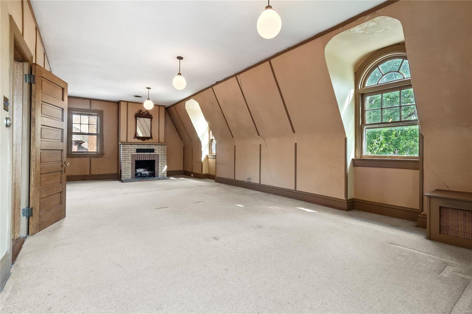 6253 Westminster Place