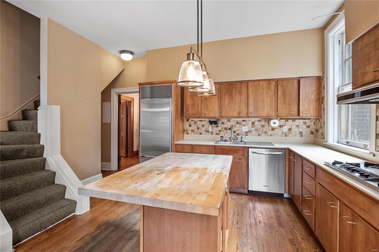 6253 Westminster Place