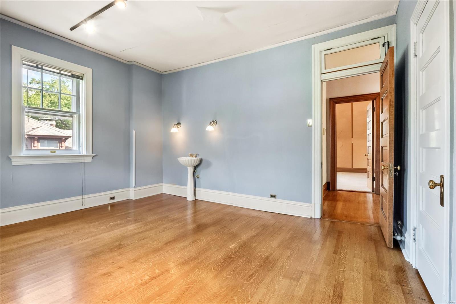 6253 Westminster Place