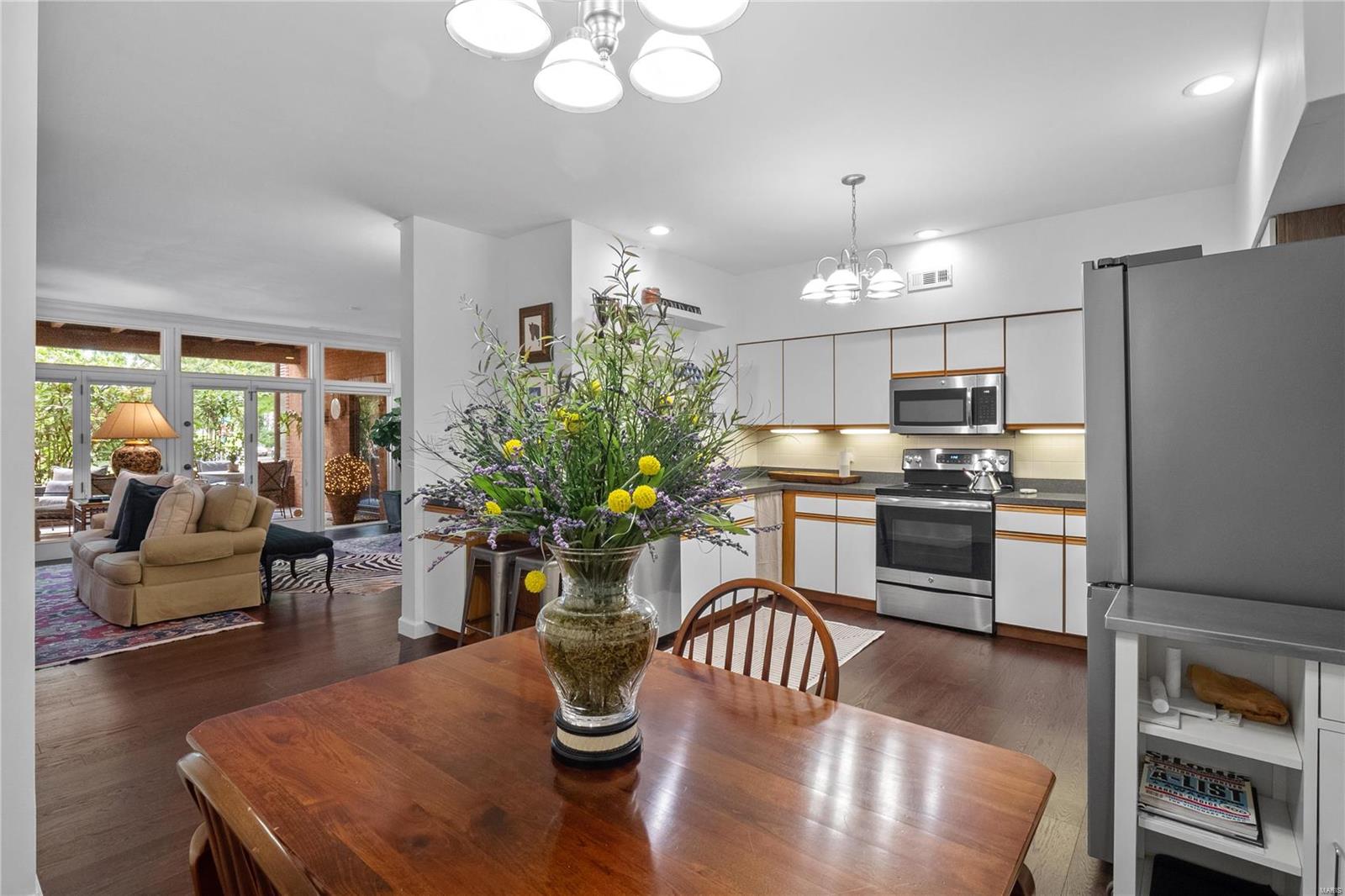 155 N Hanley Road Unit: 101